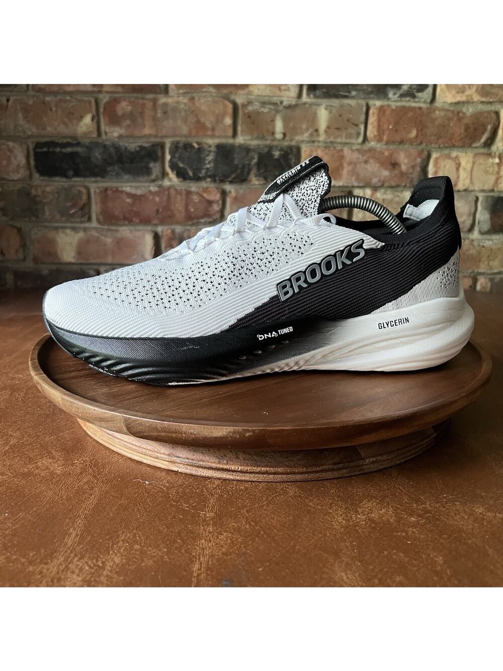Brooks Glycerin Stealthfit 22 Men's 11.5 White Black Knit Running Shoes Sneakers